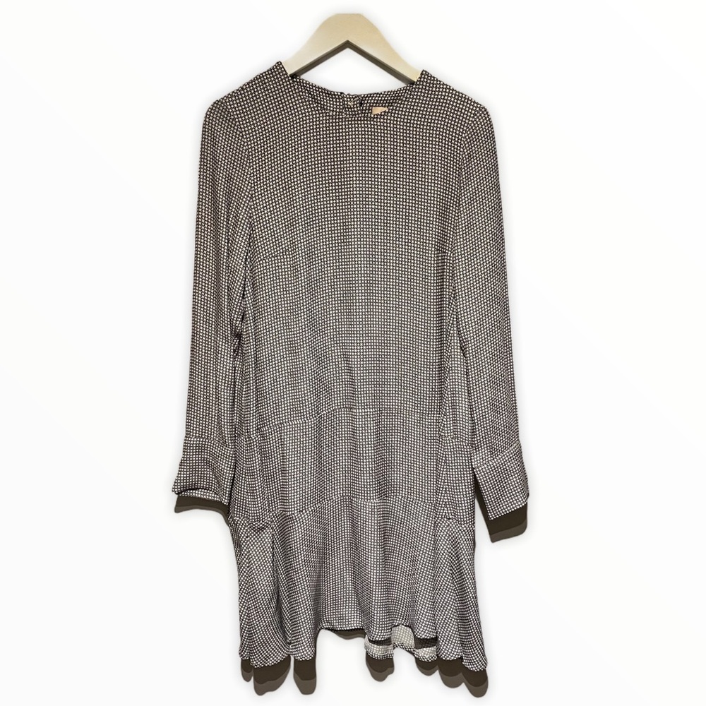 🄷&🄼 Geometric Pattern Dress with Ruffle Hem - Picture 9 of 9